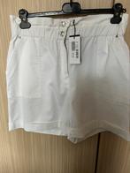 Caroline Biss short wit nieuw 40, Ophalen of Verzenden, Zo goed als nieuw, Maat 38/40 (M), Wit