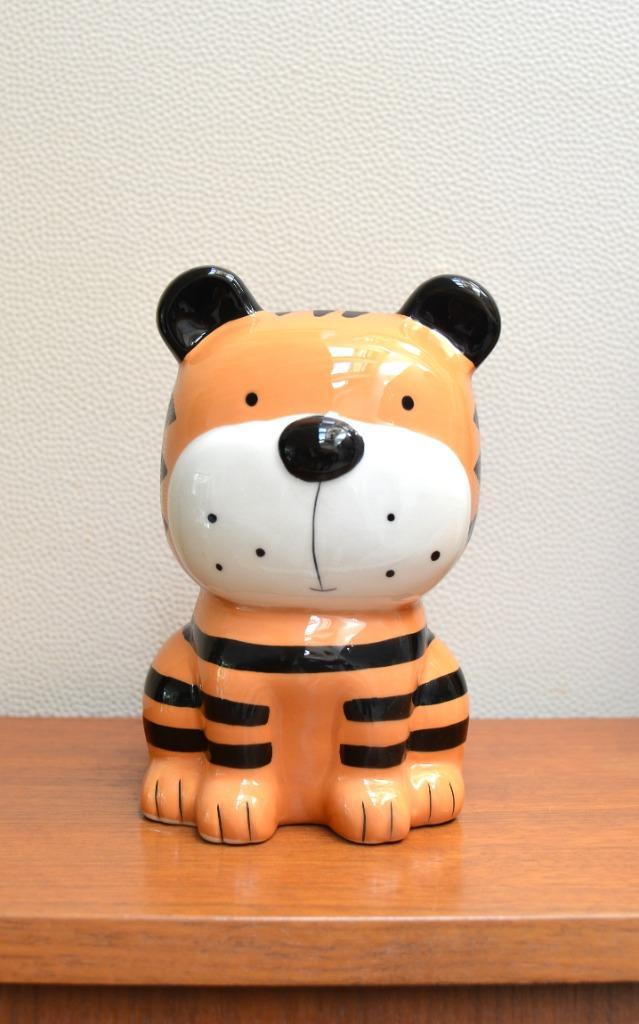 KWALITATIEVE KERAMISCHE SPAARPOT TIJGER/ MERK PHI-LU-MO, Verzamelen, Spaarpotten, Nieuw, Dier, Steen, Aardewerk of Keramiek, Ophalen of Verzenden