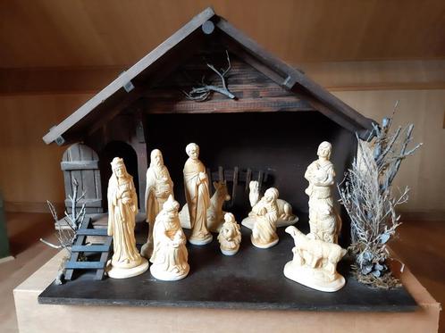 Crèche de Noël avec 10 statues., Divers, Noël, Comme neuf, Enlèvement