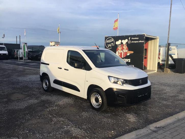 peugeot partner 100pk 2023 41000km 3plaatsen 13950e ex, Autos, Camionnettes & Utilitaires, Entreprise, Achat, ABS, Airbags, Air conditionné