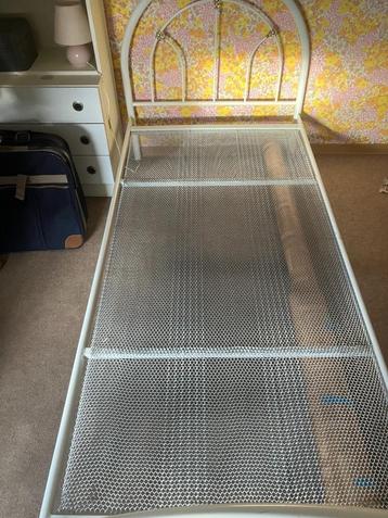 Metalen bed 1 pers beschikbaar voor biedingen