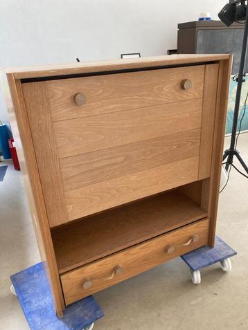 vintage scandinavisch bureau beschikbaar voor biedingen