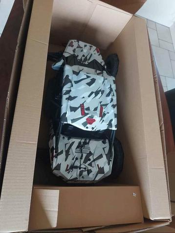 Splinternieuwe arrma fireteam 6s. Nooit gebruikt beschikbaar voor biedingen