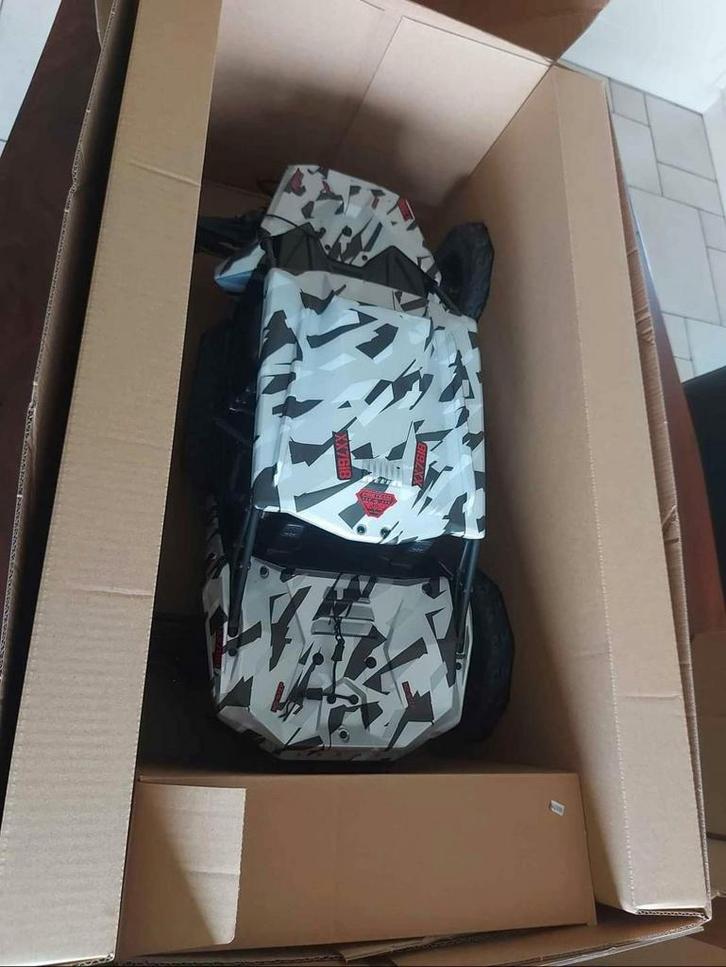 Splinternieuwe arrma fireteam 6s. Nooit gebruikt, Hobby en Vrije tijd, Modelbouw | Radiografisch | Auto's, Nieuw, Ophalen of Verzenden