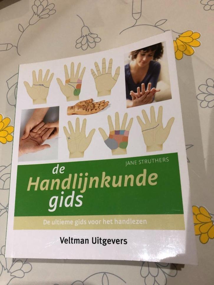 De handlijnkunde gids, Boeken, Esoterie en Spiritualiteit, Nieuw, Instructieboek, Spiritualiteit algemeen, Ophalen of Verzenden