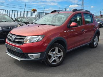 DACIA SANDERO STEP WAY 900CC BENZINE 03/2014 76000KM GPS A/C, Autos, Rouge, Euro 5, Achat, 898 cm³