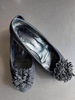 Christian Daniel, chaussures en cuir noires, avec fleur, Vêtements | Femmes, Chaussures basses, Comme neuf, Noir, Enlèvement