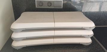 Wii fit balans board ( per stuk ) + 1 game voor de eerste 2 beschikbaar voor biedingen