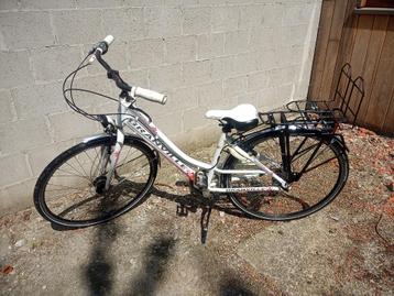 Meisjesfiets  26" beschikbaar voor biedingen