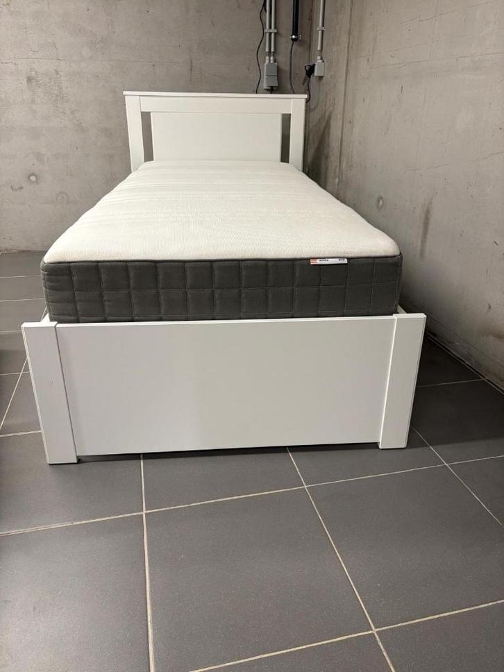 Ikea bed wit Songesand 90 x 200, Huis en Inrichting, Slaapkamer | Bedden, Zo goed als nieuw, Eenpersoons, 90 cm, 200 cm, Hout