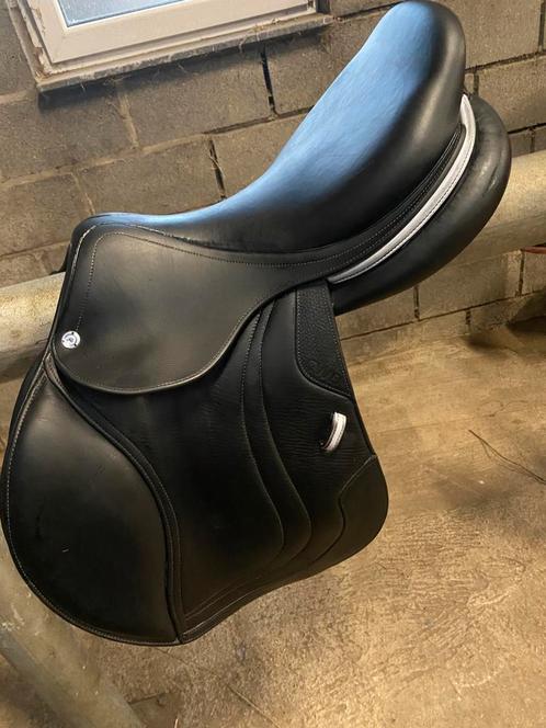 Proper CWD zadel - zwart 18inch, Dieren en Toebehoren, Paarden en Pony's | Zadels, Gebruikt, Springen, Ophalen