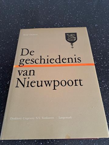 Boek  De Geschiedenis van Nieuwpoort .René Dumon
