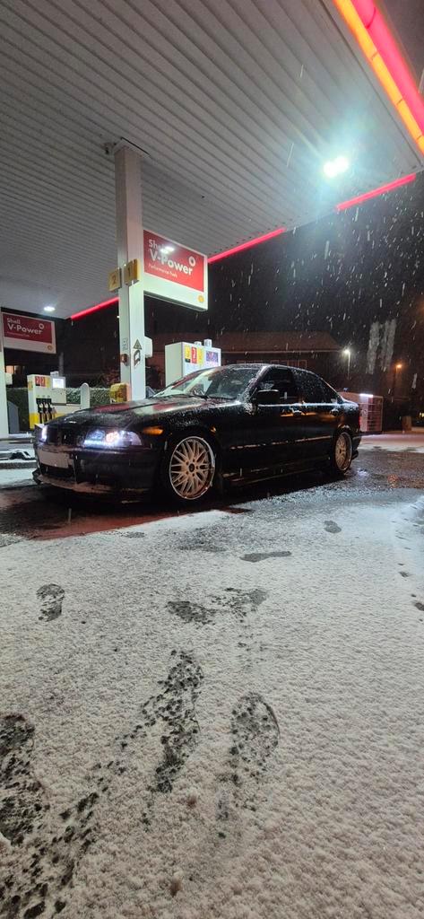 BMW e36 (oldtimer) 1991, Auto's, BMW, Particulier, 3 Reeks, Benzine, 4 deurs, Handgeschakeld, Zwart, Zwart, Achterwielaandrijving