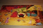 Taran en de toverketel ,oude karton Disney poster ,68x41,5, Ophalen, Overige figuren, Zo goed als nieuw, Plaatje of Poster