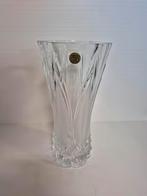 Vase en cristal d'arques, Enlèvement