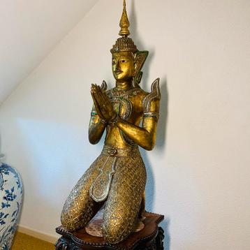 Tempelwachter grote boeddha buddha boeddhabeeld verguld. beschikbaar voor biedingen