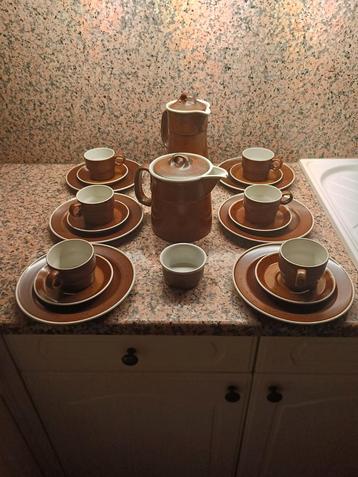 21 DELIG ANTIEK KOFFIE SERVIES  beschikbaar voor biedingen