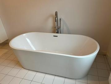 Bad met kraan beschikbaar voor biedingen