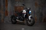 Triumph Trident: Crystal White, Entreprise, Plus de 35 kW, Permis Moto A2 minimum, 3 cylindres