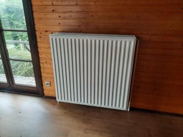 4 Radiatoren + 2 afschermkappen beschikbaar voor biedingen