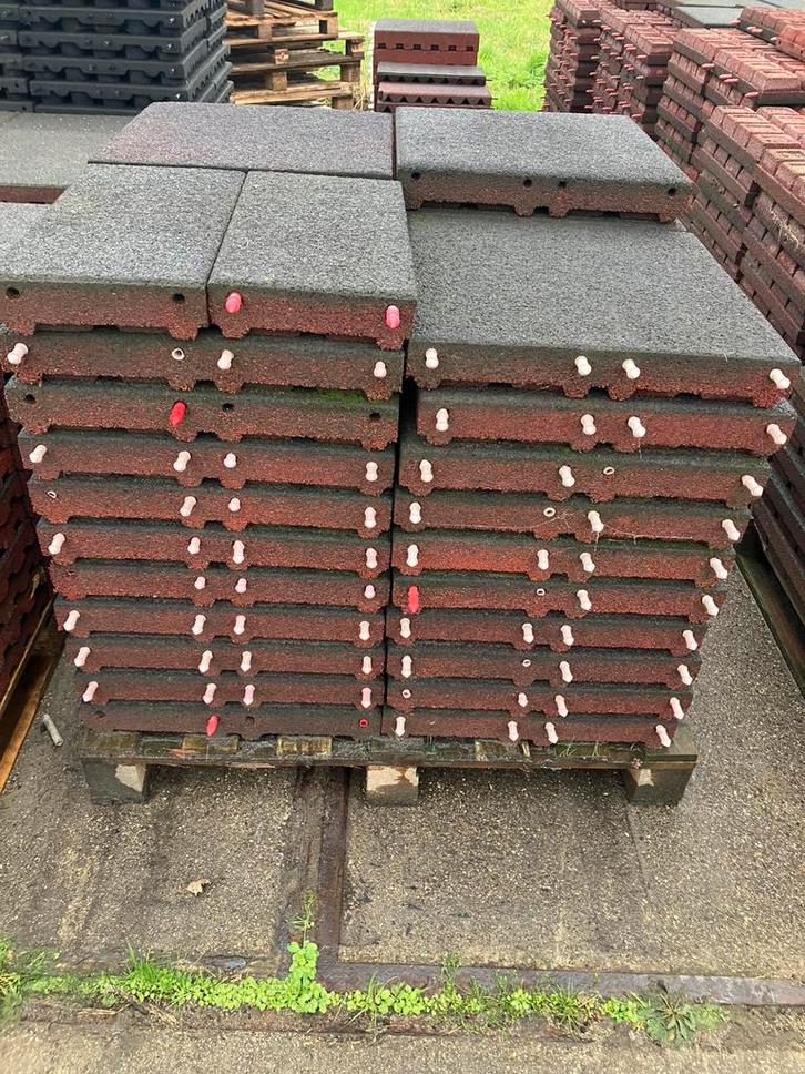 🐴 42 vochtdoorlatende rubberen stalmatten 50x50x7,5cm 🐴, Dieren en Toebehoren, Stalling en Weidegang