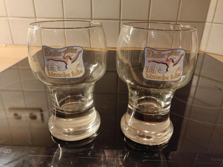 Set van 2 glazen Dolle Witte / La Blanche Folle, Verzamelen, Glas en Drinkglazen, Gebruikt, Bierglas, Ophalen