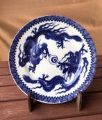 Oud bord China draken feniks vlammende parel 19E gemerkt, Antiek en Kunst, Chinees porseleinen drakenbord 19 de eeuw begin 20 E wit-blauw