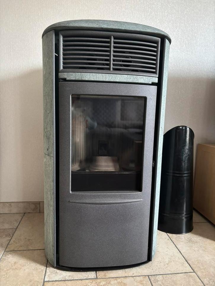 Pelletkachel, merk Edilkamin, model Aris Up - 8,2 kW, Maison & Meubles, Poêles, Comme neuf, Autoportant, Poêle à granulés, Autres carburants