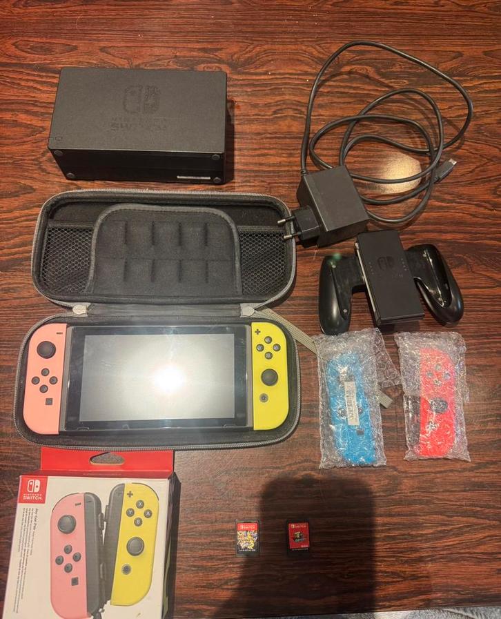 Nintendo Switch + 2 jeux (Splatoon 3 & Super Mario Odyssey), Games en Spelcomputers, Spelcomputers | Nintendo Switch, Zo goed als nieuw