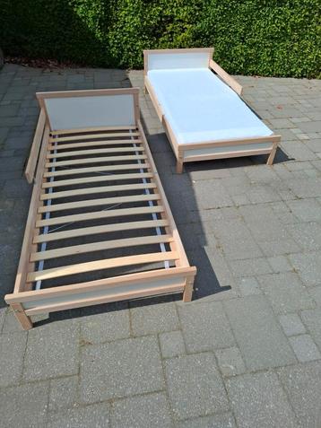 2 peuterbedden, Enlèvement, Comme neuf, Matelas