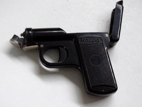 ② Rare briquet pistolet Razzia en bakélite noire — Articles de fumeurs,  Briquets & Boîtes d'allumettes — 2ememain