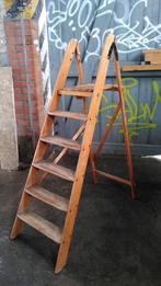 Antieke houten ladder, Doe-het-zelf en Bouw, Ladders en Trappen, Ladder, Gebruikt, Opvouwbaar of Inschuifbaar, Minder dan 2 meter