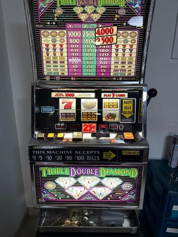 Machine à sous US IGT S+ Jackpot Triple Diamond