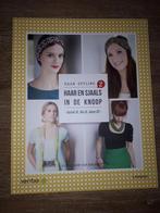 Boek : Haar en Sjaals in de knoop 2 ( Nieuw ) DIY, Boeken, Mode, Nieuw, Ophalen of Verzenden