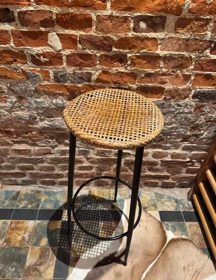 Tabouret de bar vintage avec assise en rotin, Maison & Meubles, Tabourets de bar, Comme neuf, Métal, Enlèvement