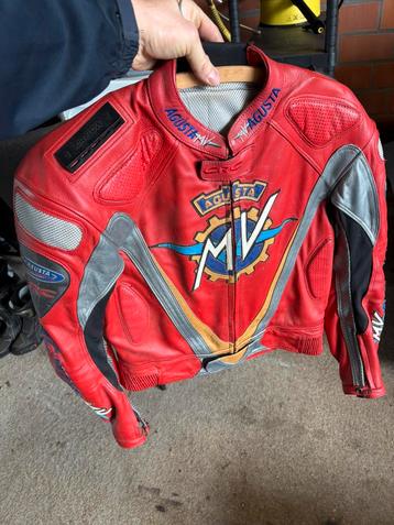 Lederen MV agusta pak beschikbaar voor biedingen