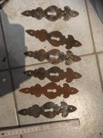 Diverse ijzeren sleutelplaatjes, Enlèvement