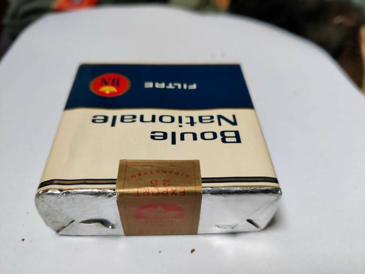 Bouke Nationale, paquet de cigarettes non ouvert., Collections, Articles de fumeurs, Briquets & Boîtes d'allumettes, Comme neuf