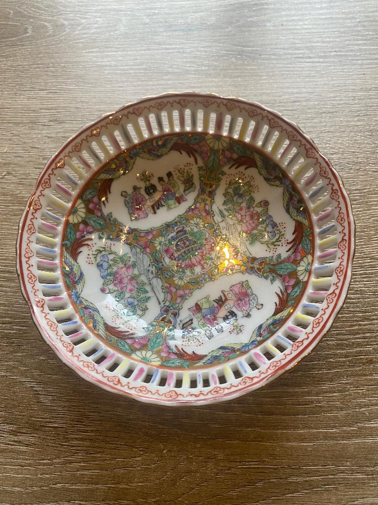 Porseleinen schaaltje Aziatische stijl (met stempel), Antiek en Kunst, Ophalen