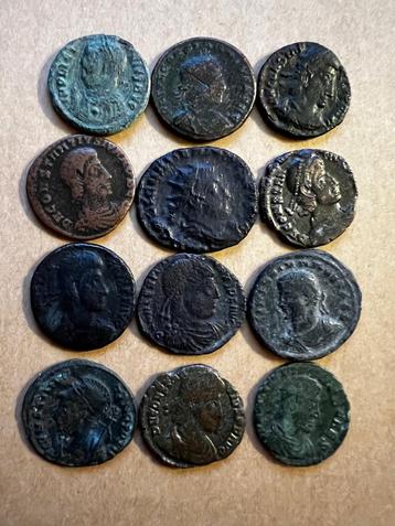 Mooi lotje van 12 Romeinse munten. beschikbaar voor biedingen