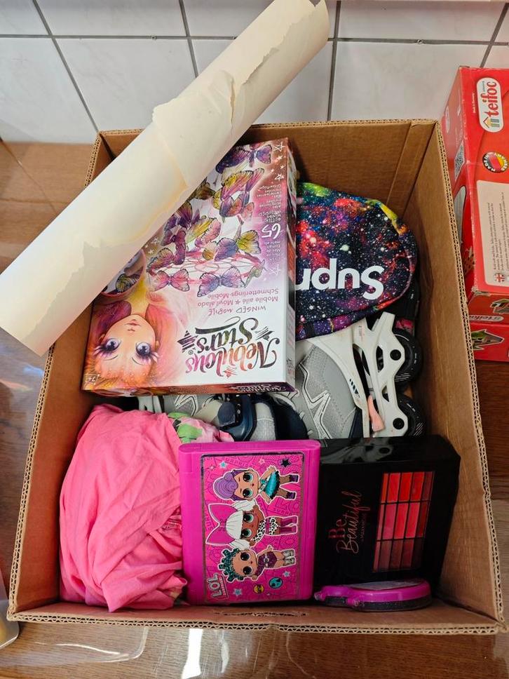 Inline skates met bescherming, schmink, sandalen, raketjes, Diversen, Rommelmarktspullen, Gebruikt, Ophalen