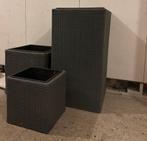 Bloembakken (zuilen) in wicker - 3 stuks, Ophalen, Zo goed als nieuw