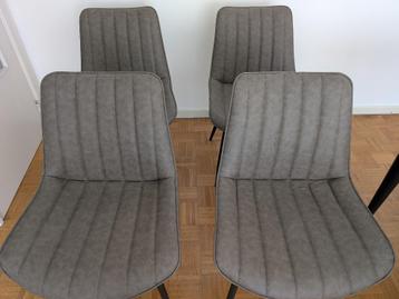 Lot de 4 chaises Janis en polyuréthane gris clair beschikbaar voor biedingen