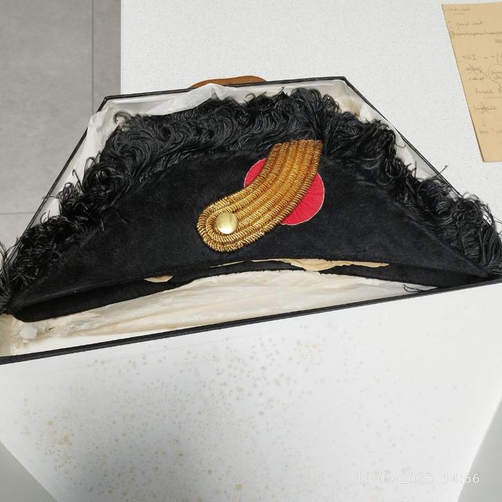 Belgische "steek"hoed en band, Verzamelen, Militaria | Algemeen, Overige soorten, Kleding of Schoenen, Ophalen of Verzenden