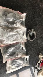 Buisbeugelklem pvc + pen 80mm nieuw, Doe-het-zelf en Bouw, Ophalen of Verzenden, Zo goed als nieuw