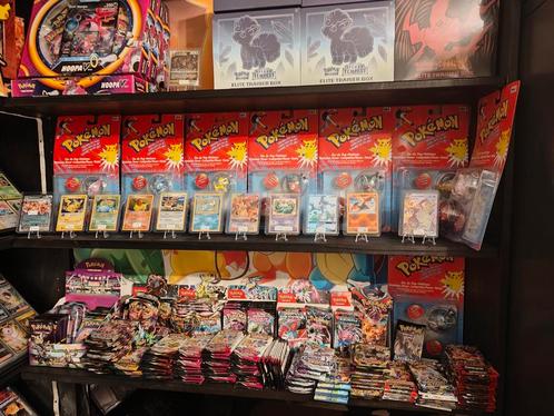 Pokémon sealed etb booster boosterboxen ..., Hobby en Vrije tijd, Verzamelkaartspellen | Pokémon, Zo goed als nieuw, Booster, Ophalen of Verzenden