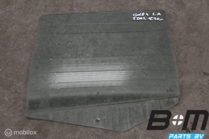 Ruit van linker achterdeur Volkswagen Golf 4, Auto-onderdelen, Overige Auto-onderdelen, Gebruikt