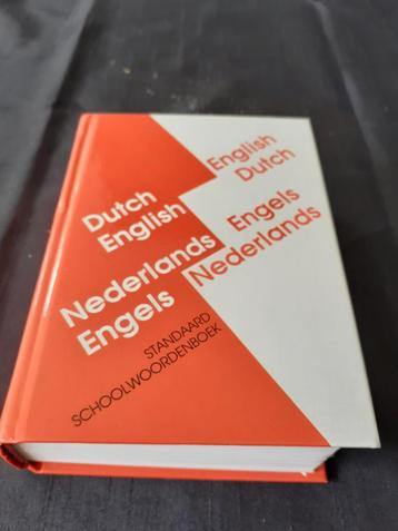 Woordenboek Nederlads/Engels.  Engels/Nederlands