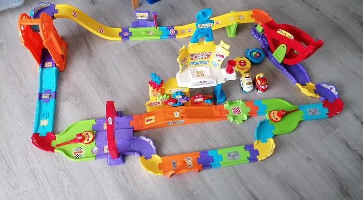 Vtech racebaan Toet Toet auto's incl. 2 auto's, Kinderen en Baby's, Speelgoed | Vtech, Gebruikt, 2 tot 4 jaar, Ophalen
