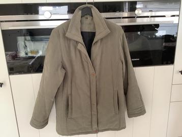 Zeer mooie warme winterjas dames, merk Damar, maat 40 beschikbaar voor biedingen